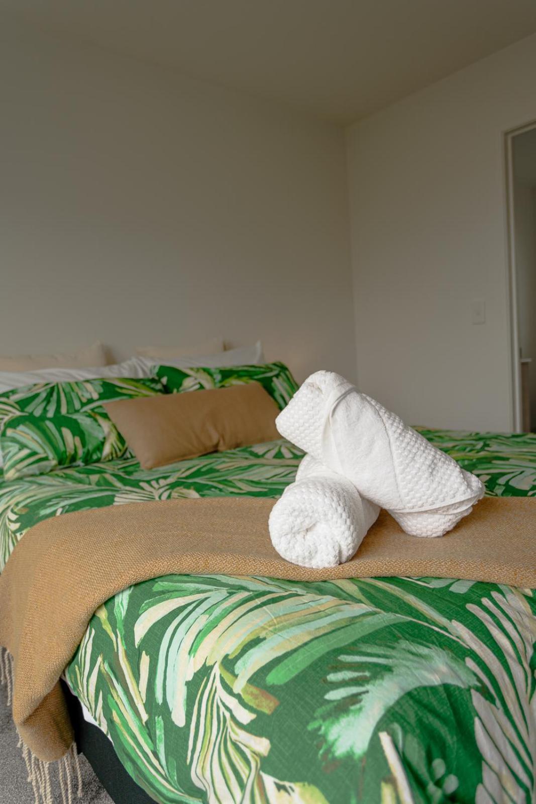 Modern 2 Bedroom Townhouse In Cbd With Parking! Sleeps 5 Christchurch Exterior foto